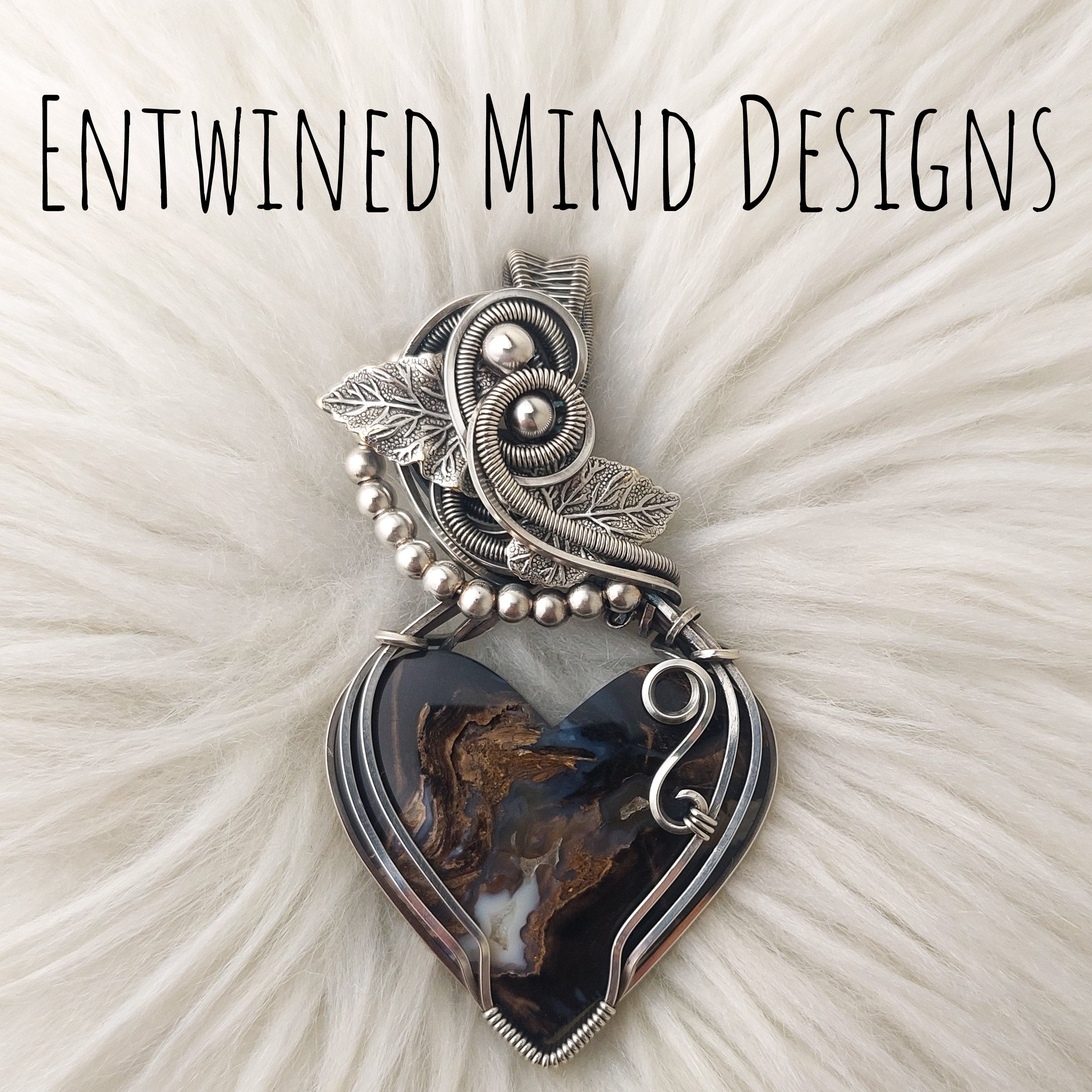 Wire wrapped online heart stone