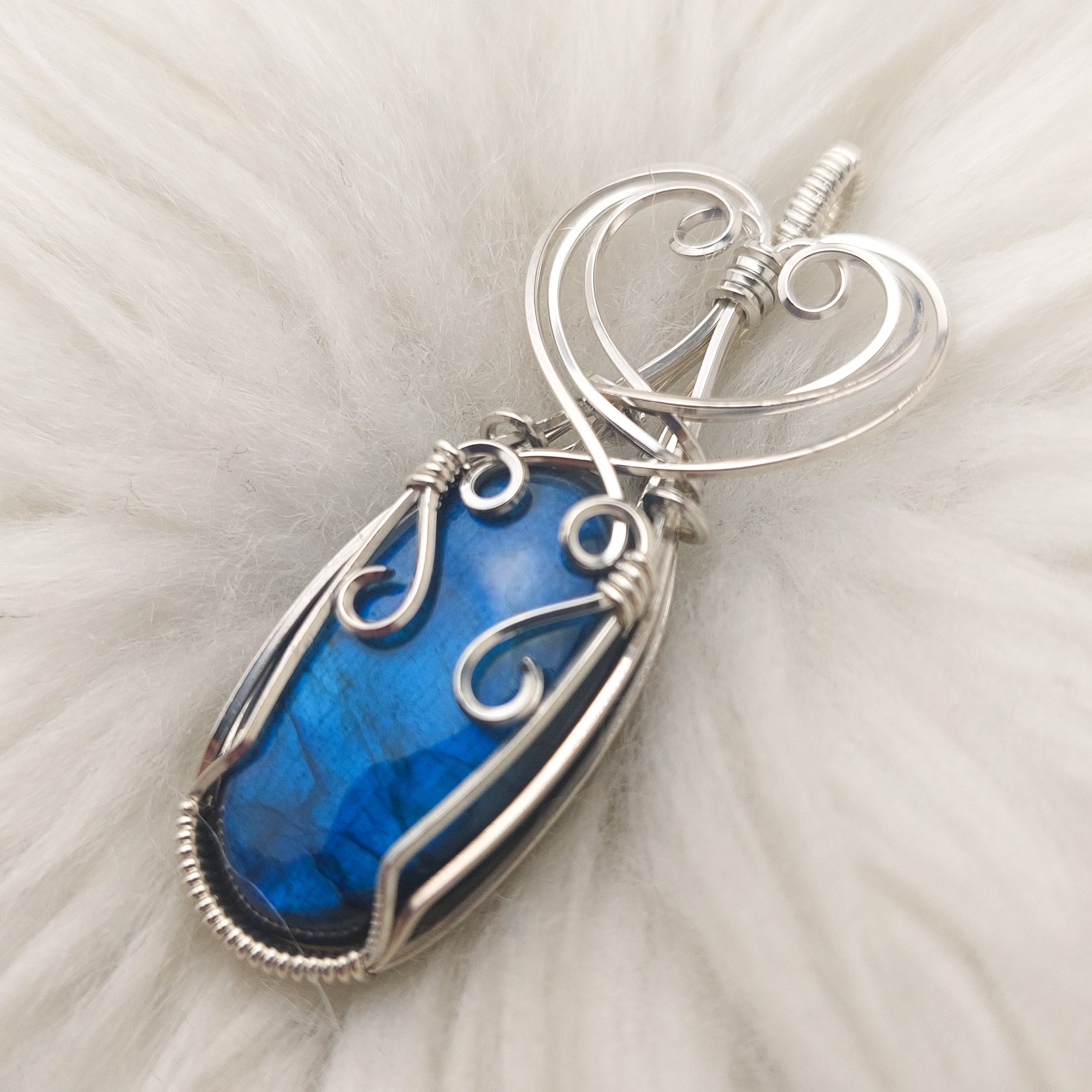 Blue Labradorite Sterling Silver Pendant – Entwined Mind Designs