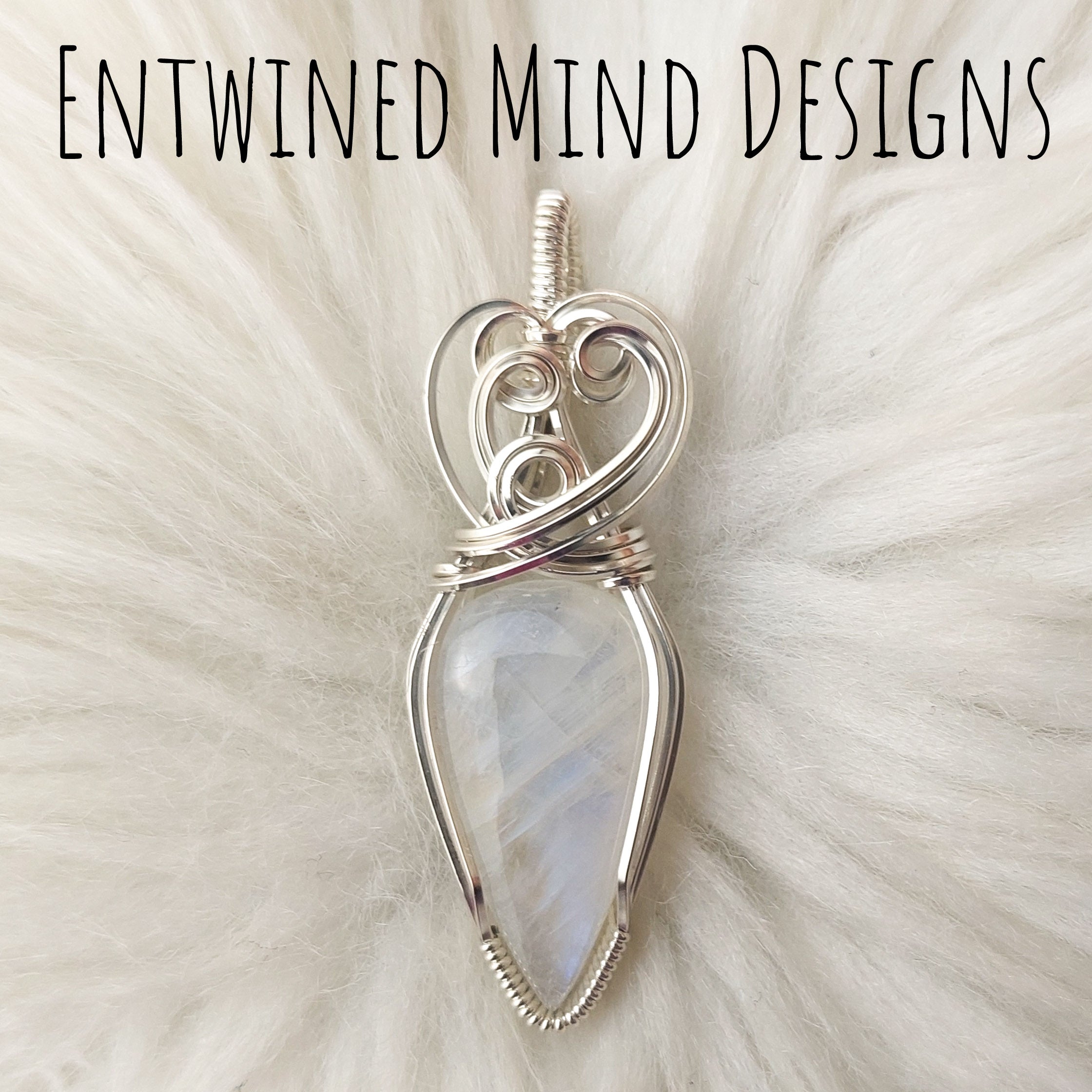 Wire wrapped moonstone psilver pendant hotsell