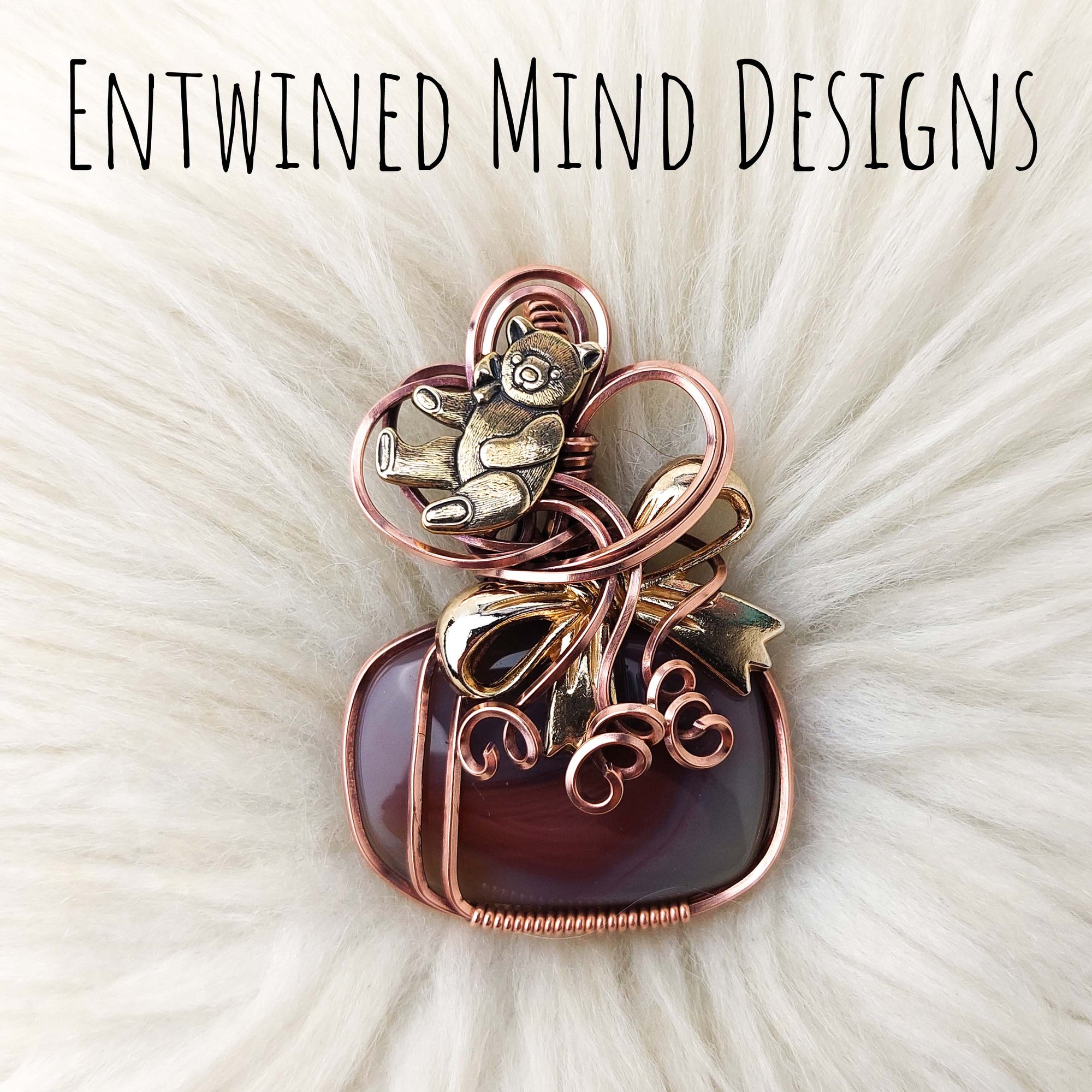 Botswana Agate Present Pendant In Copper